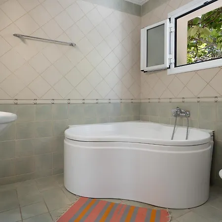 Ionian Memories Yénion